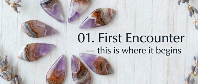 01. First Encounter — This is where it begins.  「この世界に、はじめて触れるための石」