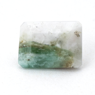 【爽やかな白とグリーンのバイカラー】 エメラルドインアルバイト 7.15ct