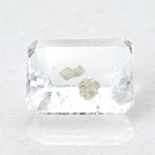 【クォーツに水玉模様のアクセント】パイライトインクォーツ  11.7ct