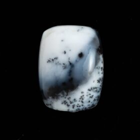 【雪景色をもつコモンオパール】デンドリティックオパール 8.31ct