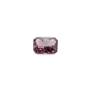 カラーチェンジガーネット 0.45ct｜光を重ねて、密やかに表情を変える石。
