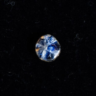 夜の青に宿る光芒  | ミャンマー産トラピッチェサファイア 1.03ct
