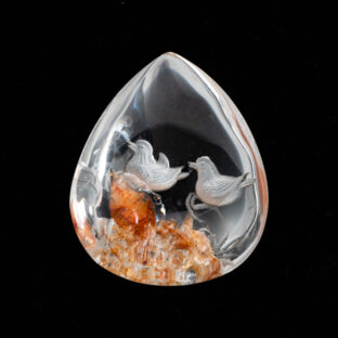 【希少な沈み彫り】インタリオルース 113.5ct｜ガーデンクォーツの森に息づく鳥たちの楽園